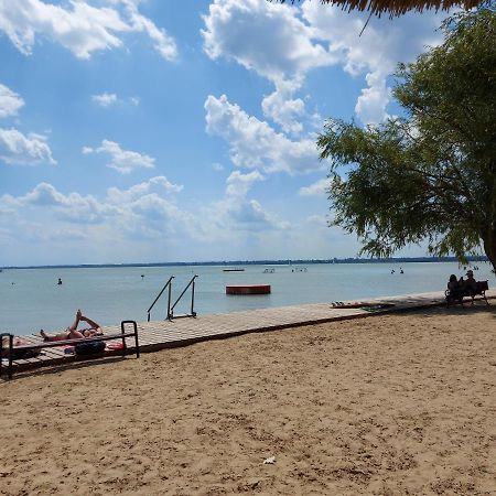 Tulipan Bungalow Camping Resort Gyenesdiás Eksteriør bilde