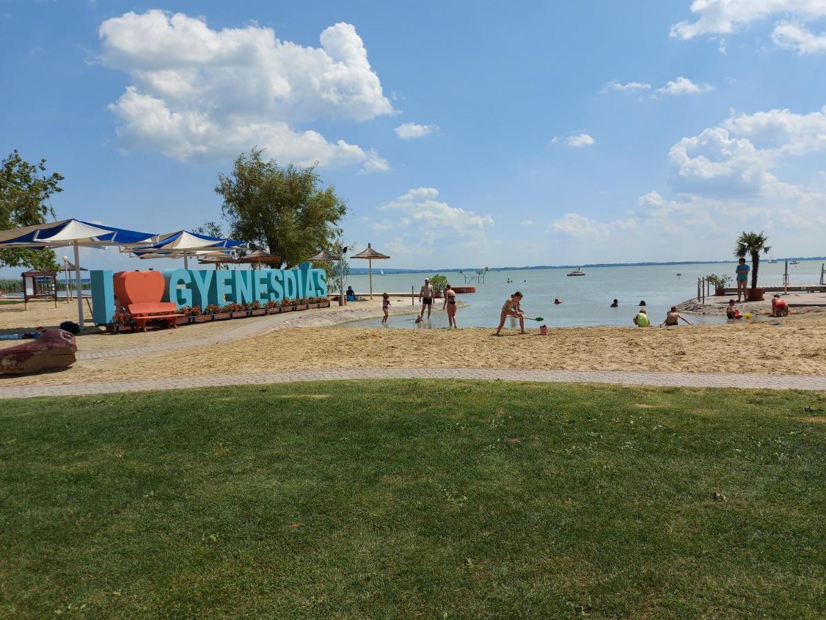 Tulipan Bungalow Camping Resort Gyenesdiás Eksteriør bilde