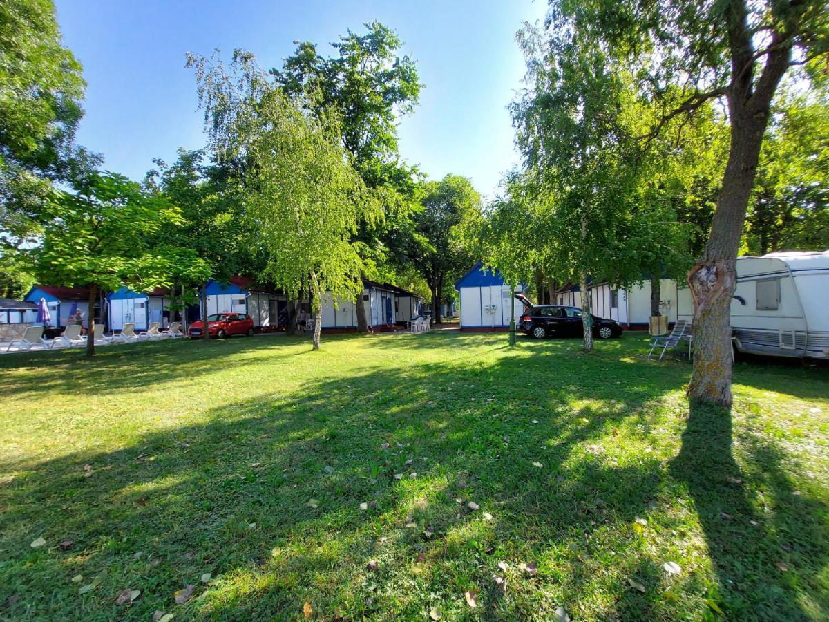 Tulipan Bungalow Camping Resort Gyenesdiás Eksteriør bilde