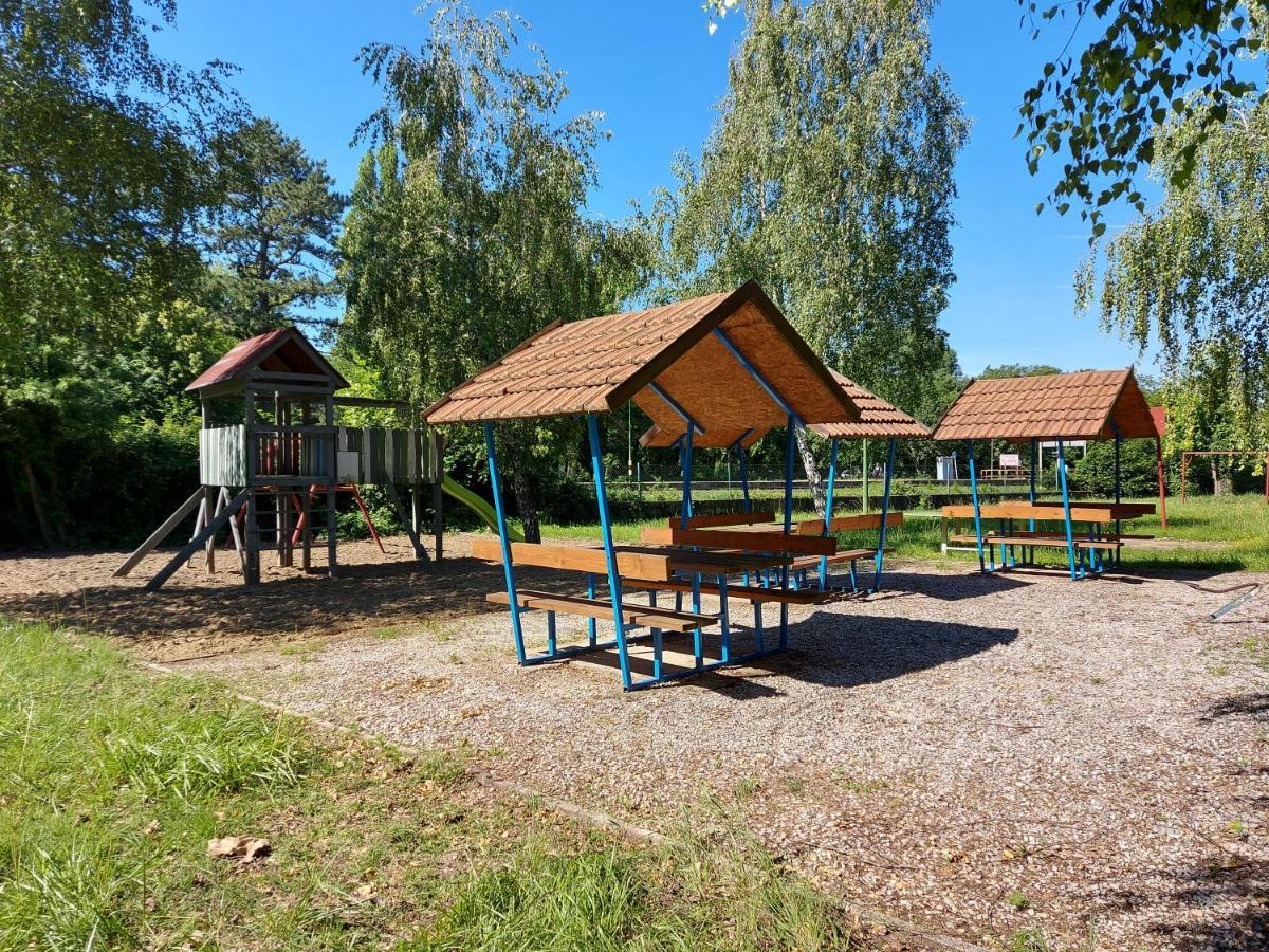 Tulipan Bungalow Camping Resort Gyenesdiás Eksteriør bilde