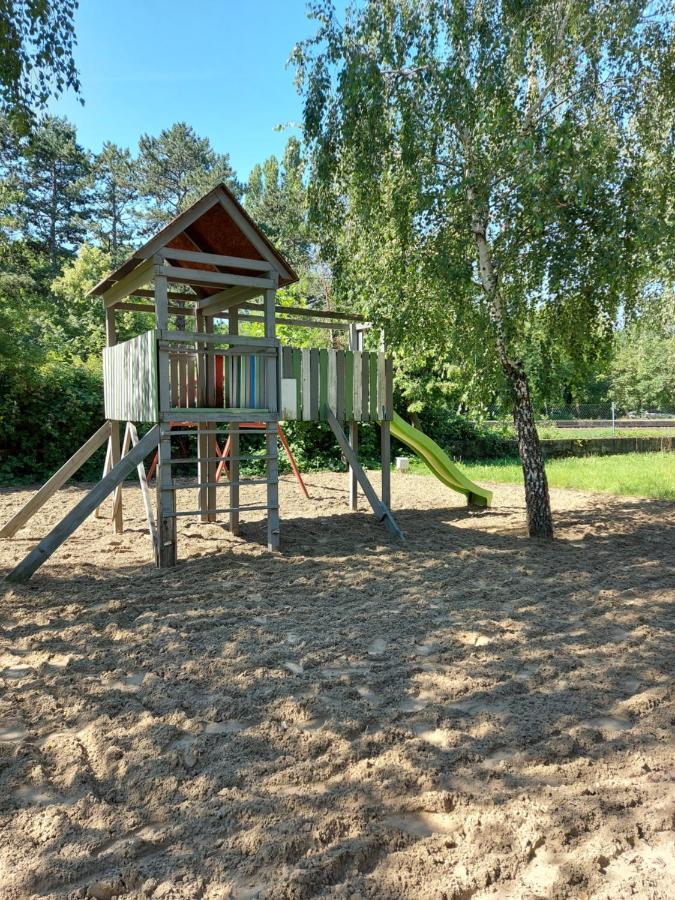 Tulipan Bungalow Camping Resort Gyenesdiás Eksteriør bilde