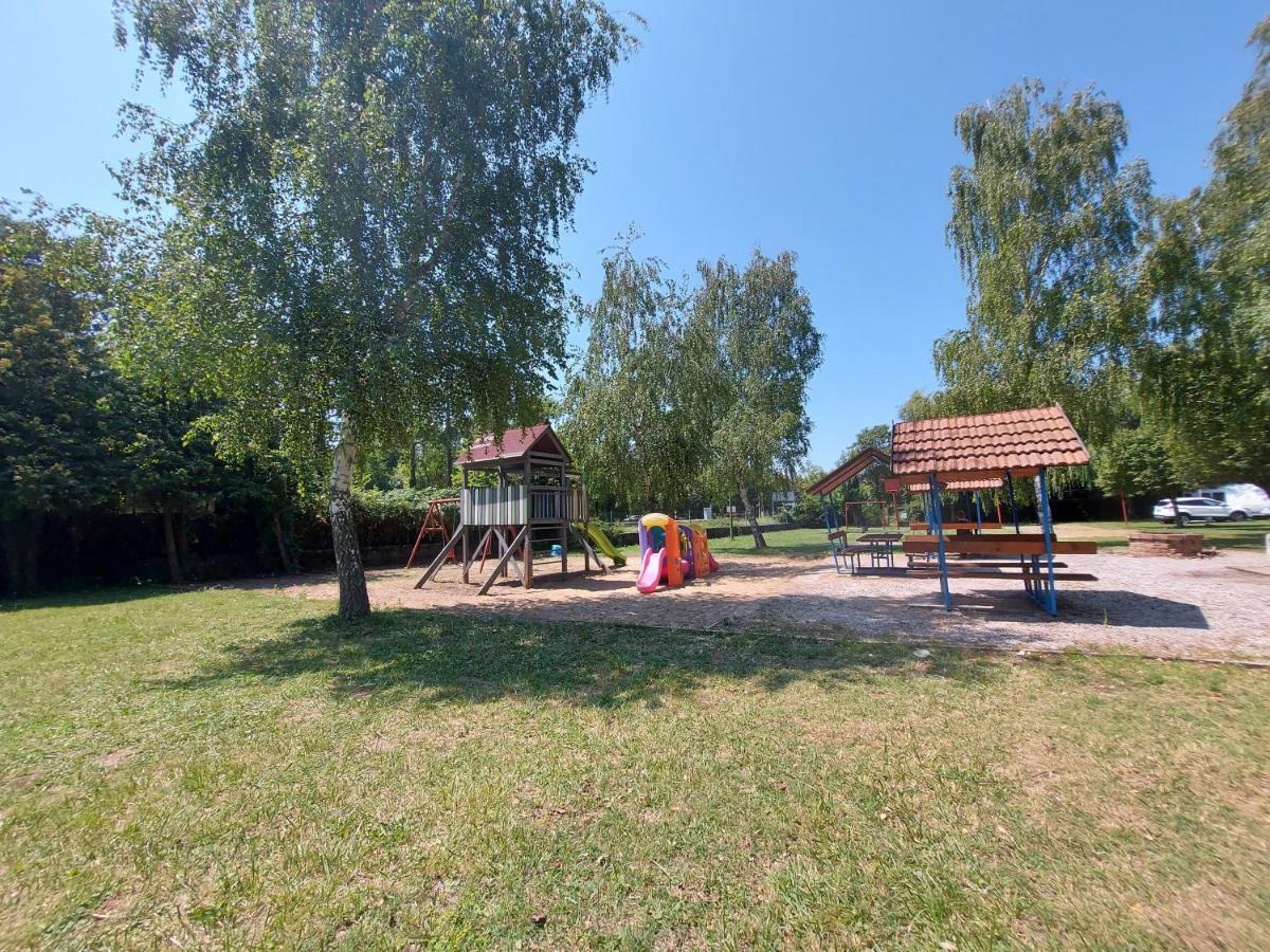 Tulipan Bungalow Camping Resort Gyenesdiás Eksteriør bilde