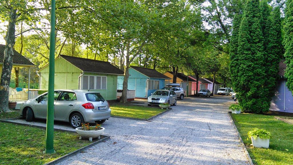 Tulipan Bungalow Camping Resort Gyenesdiás Eksteriør bilde