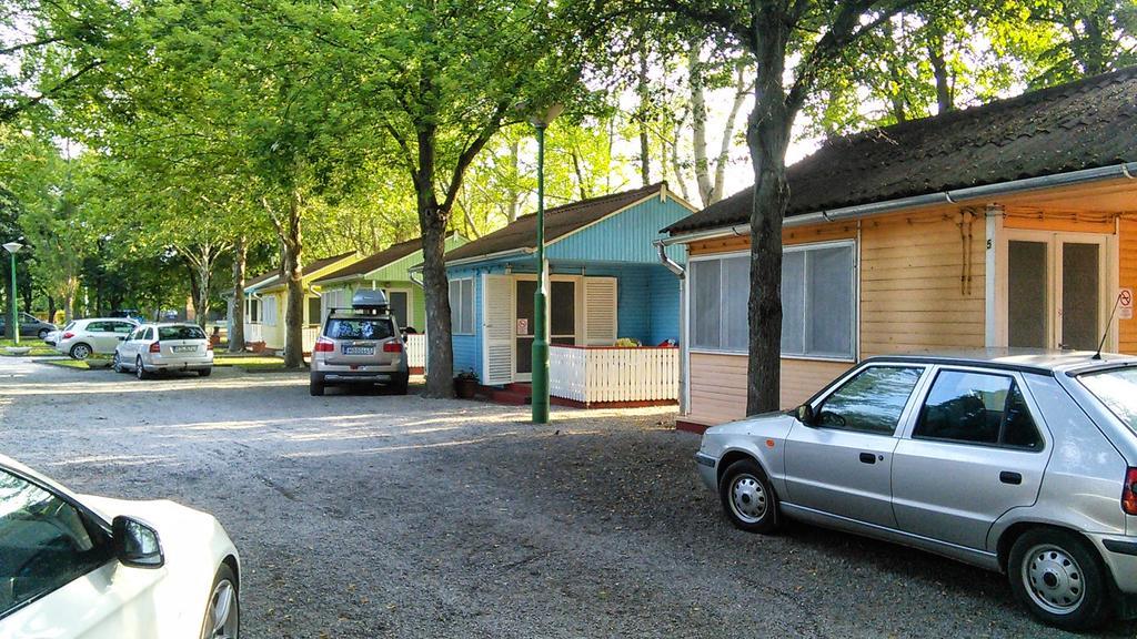 Tulipan Bungalow Camping Resort Gyenesdiás Eksteriør bilde
