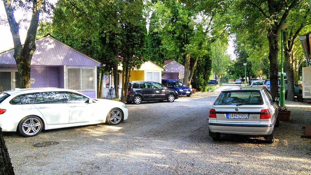 Tulipan Bungalow Camping Resort Gyenesdiás Eksteriør bilde