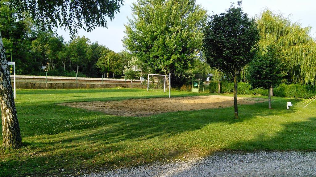 Tulipan Bungalow Camping Resort Gyenesdiás Eksteriør bilde